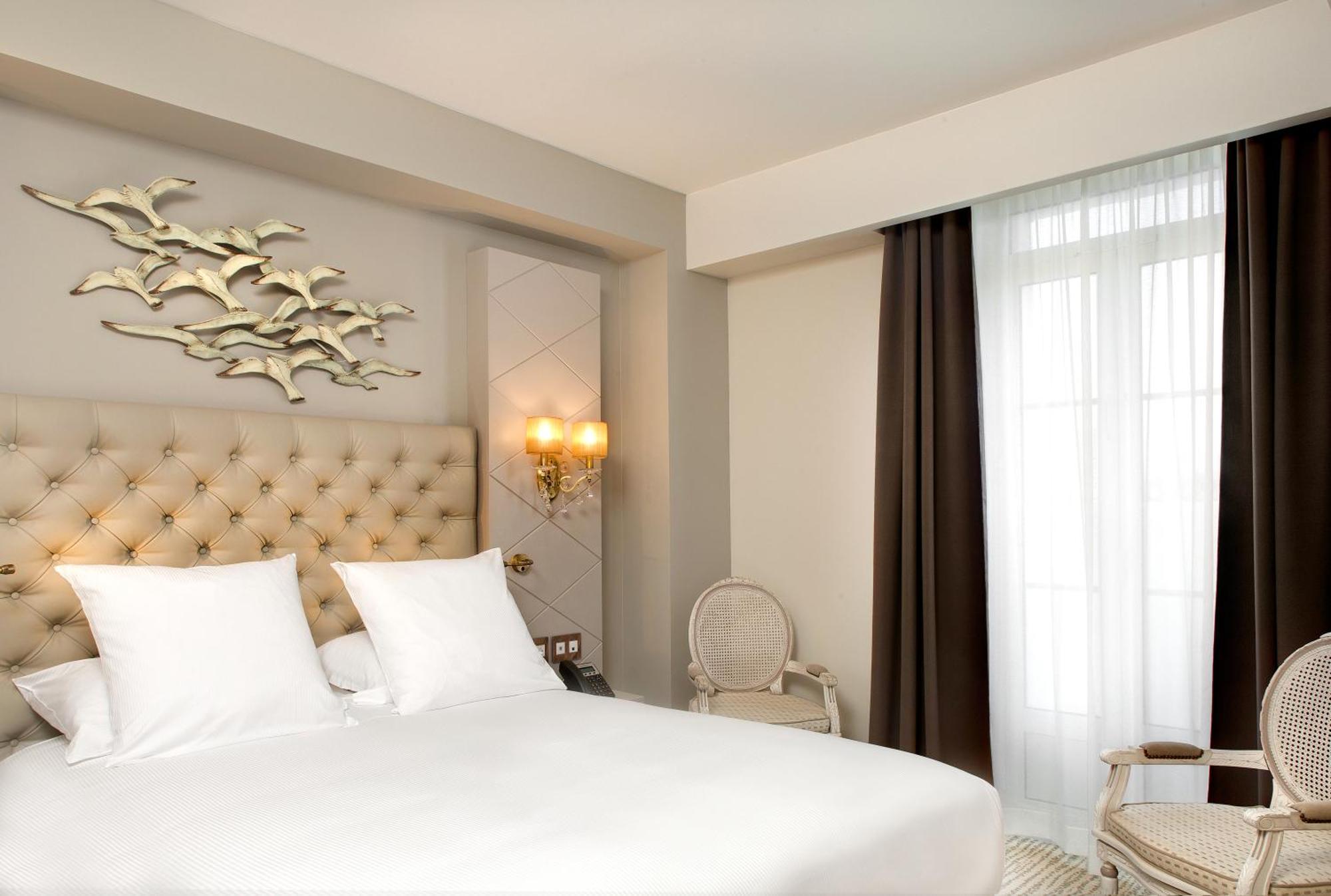 Grand Hotel Des Sablettes Plage, Curio Collection By Hilton La Seyne-sur-Mer Luaran gambar