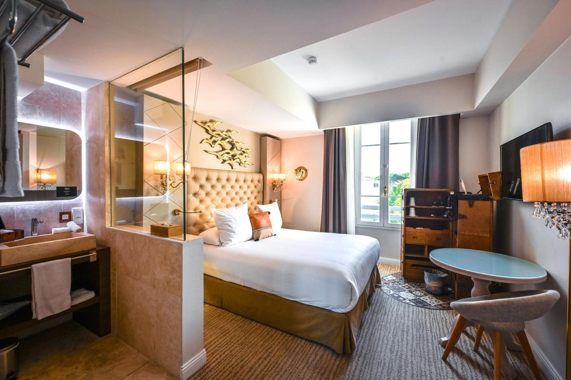 Grand Hotel Des Sablettes Plage, Curio Collection By Hilton La Seyne-sur-Mer Luaran gambar