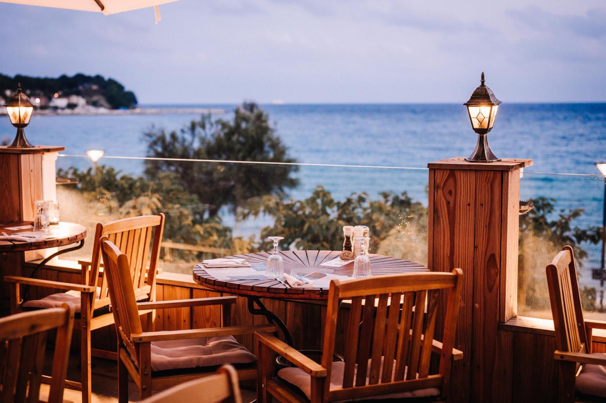 Grand Hotel Des Sablettes Plage, Curio Collection By Hilton La Seyne-sur-Mer Luaran gambar